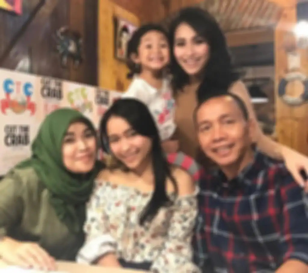 Keluarga Ayu Ting Ting