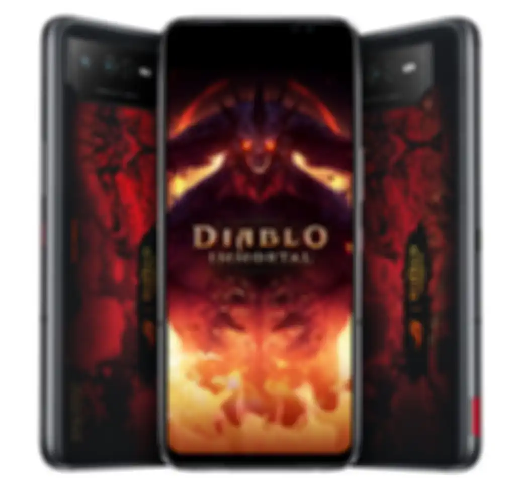 Tampilan belakang dan depan ROG Phone 6 Diablo Immortal Edition
