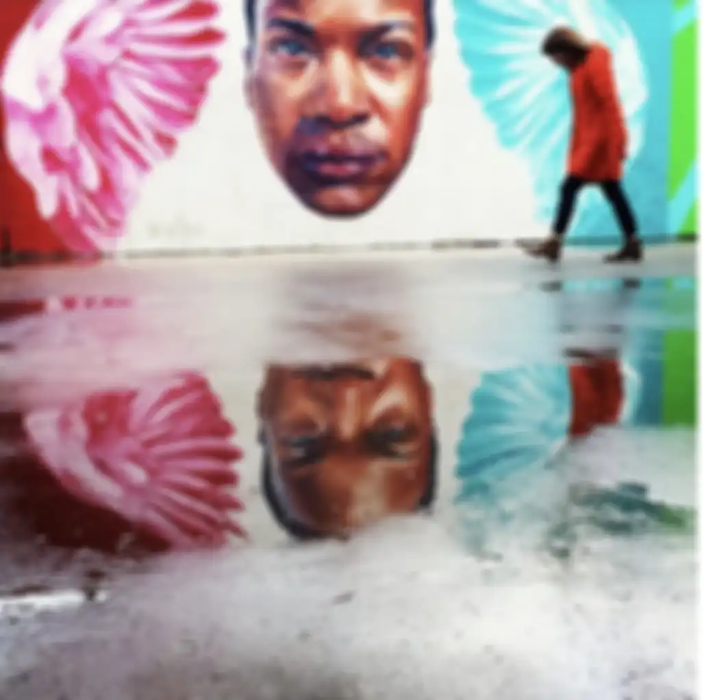 Berikut ini 9 cara foto keren yang dijamin banjir likes. Padahal cuma motret pakai kamera ponsel kesayangan. 