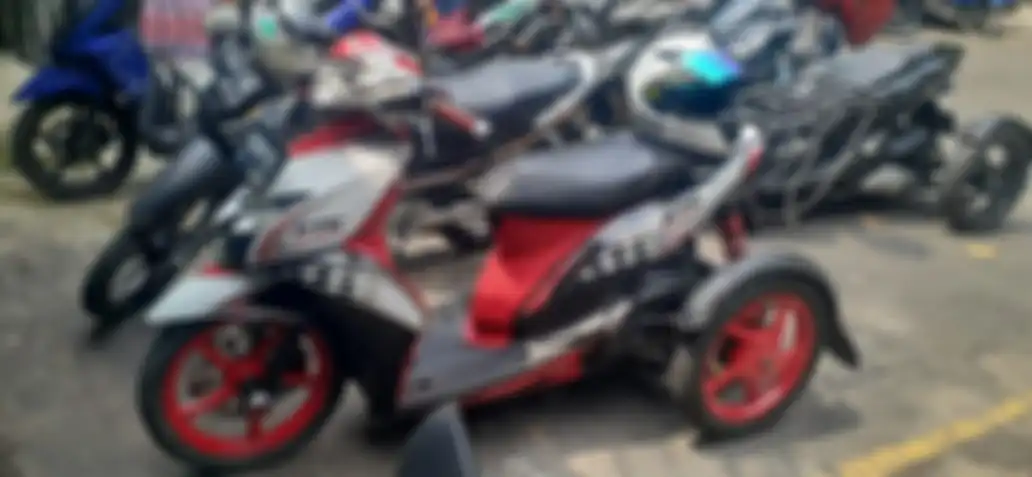 Yamaha Mio J milik ketua DMC yang dimodifikasi menjadi roda 3
