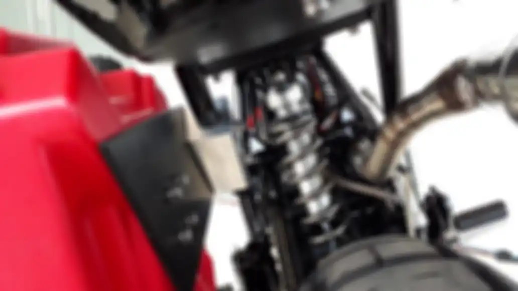 Sokbreker depan dan belakang memakai Kawasaki KLX 150 BF.