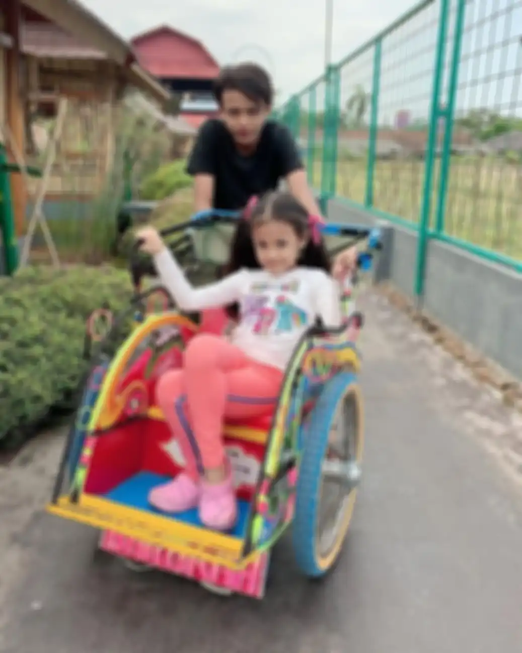 Restu dan sang adik, Cantik