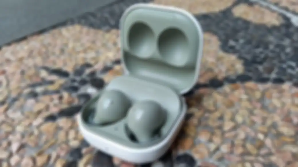 Review singkat dan hands-on Samsung Galaxy Buds2.