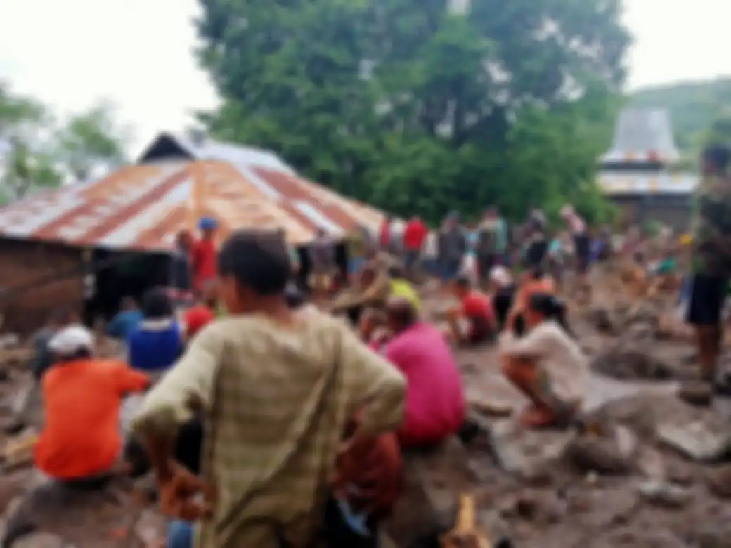 Peduli Bencana di NTT, YFMG Turun Langsung Memberi Bantuan