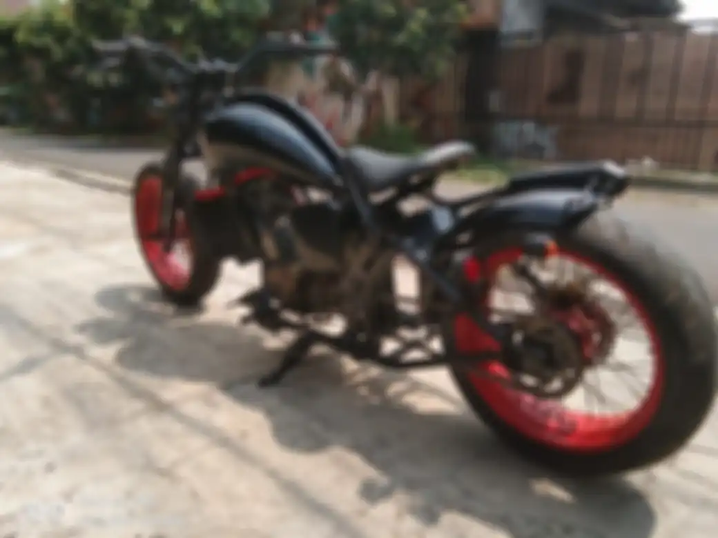 Modifikasi Ninja 150 RR 2-tak ala 'Old School Dragster'.