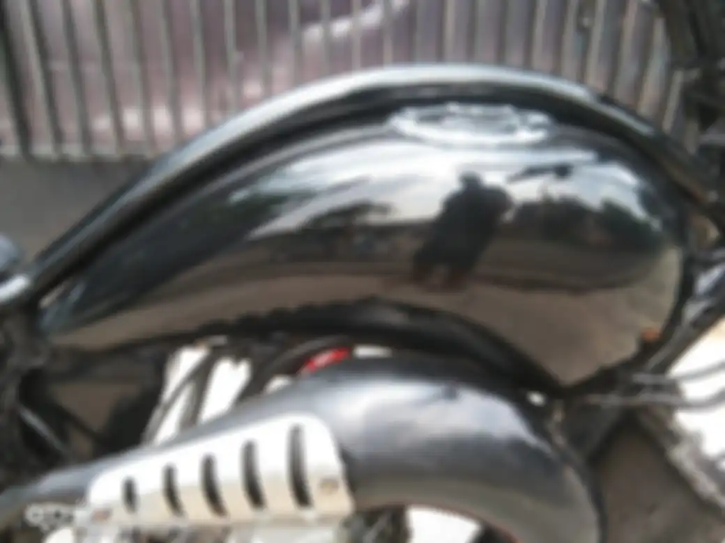Tangki tear drop di modifikasi Ninja 150 RR.