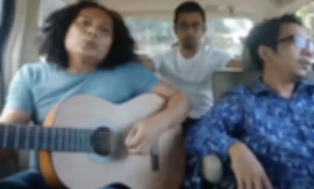 Deolipa Yumara coba merayu Kabareskrim Komjen Agus dengan cara begini. Sang pengacara gondok disindir jenderal bintang 3. 