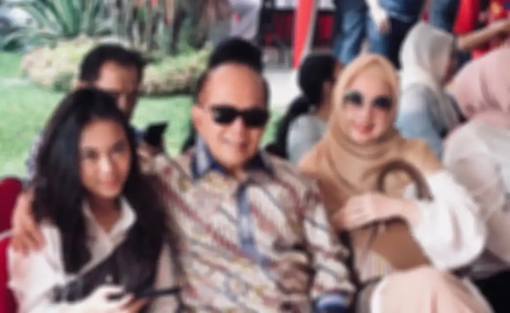 Dikabarkan Jalin Hubungan Terlarang dengan sang Anak, Pernikahan Ingrid Kansil dengan Pejabat 27 Tahun Lebih Tua Adem-Ayem, Intip Kebersamaan Hingga Hunian Mewahnya