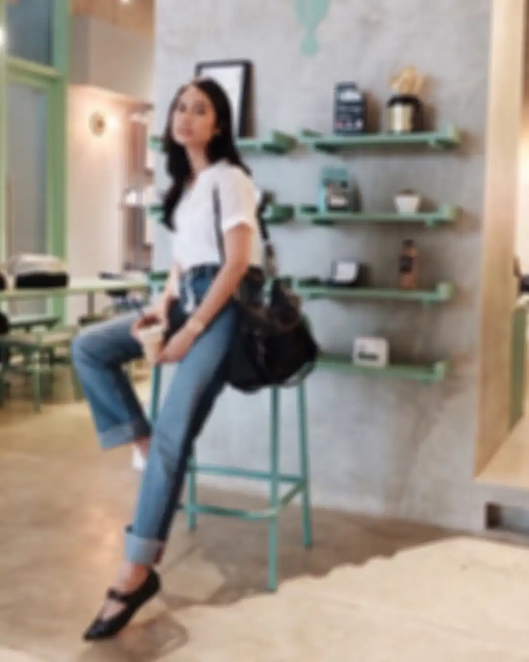  Fashion dengan outfit biru Shabrina Ayu