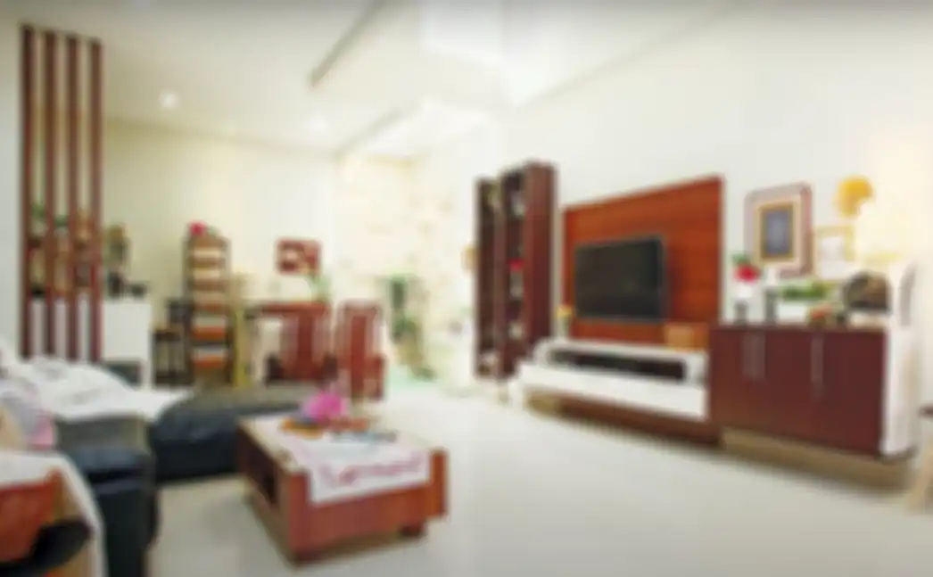 Siapa Sangka, Rumah Tropis ini Menggunakan Warna Coklat untuk Mendominasi Dekorasi dan Furnitur Hunian.