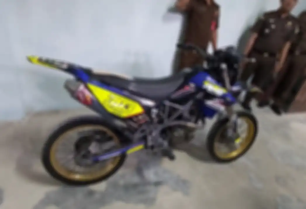 Kawasaki KLX D-Tracker 150 dilelang di Pekanbaru.