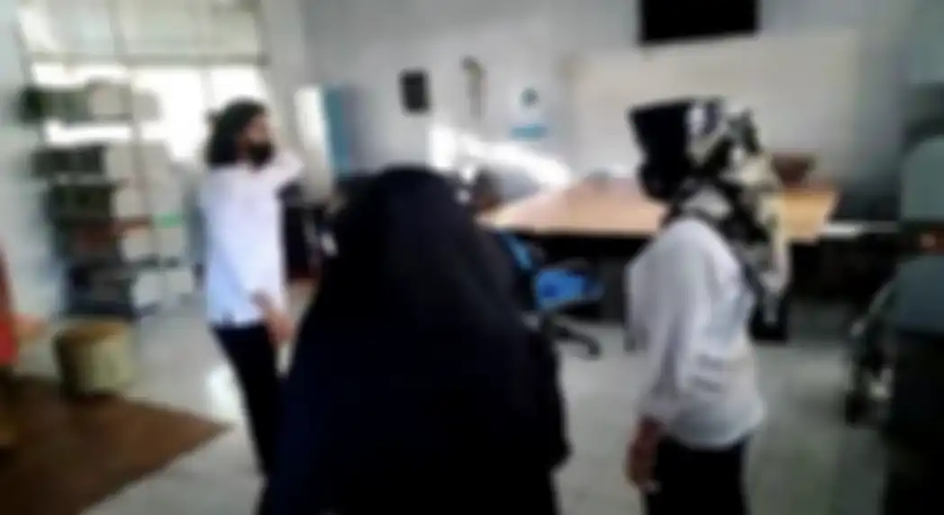 Dari hasil  olah TKP dugaan pelecehan seksual mahasisiwi Unsri dari oknum dosen, foto korban (hijab hitam) beredar, Rabu (01/12/2021). 