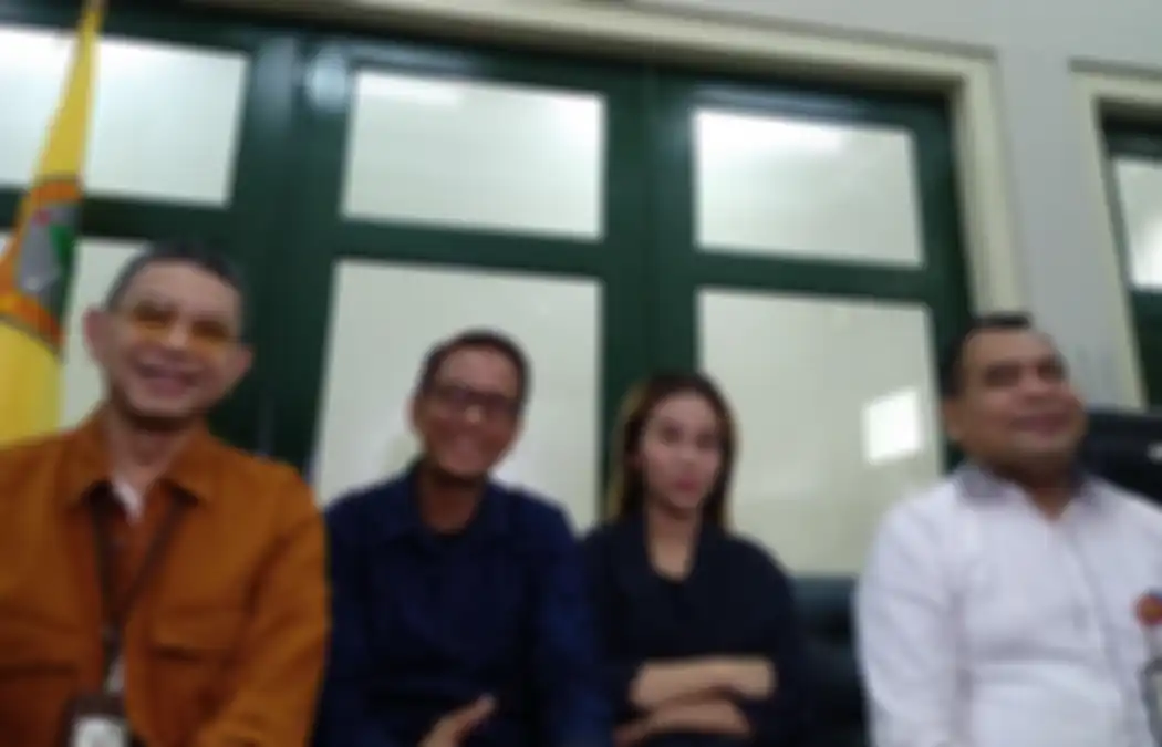 Mayang, Doddy Sudrajat, bersama Rektor Universitas Moestopo, Prof. Dr. H. Paiman di kantornya, Kamis (7/7/2022).