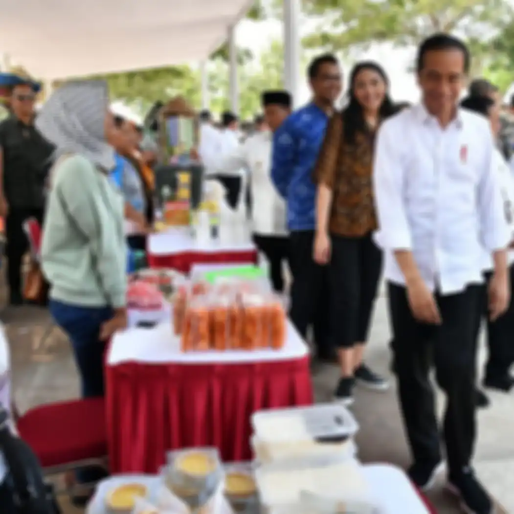 Putri Tanjung menemani Presiden Jokowi kunjungan ke Subang