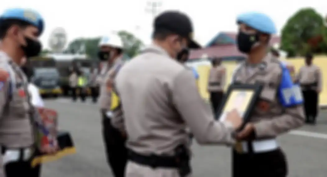 Belum lama foto Kapolres Lahat pecat anggotanya beredar di media sosial, kini anak buahnya kembali dilaporkan ke Propam Polda Sumsel.