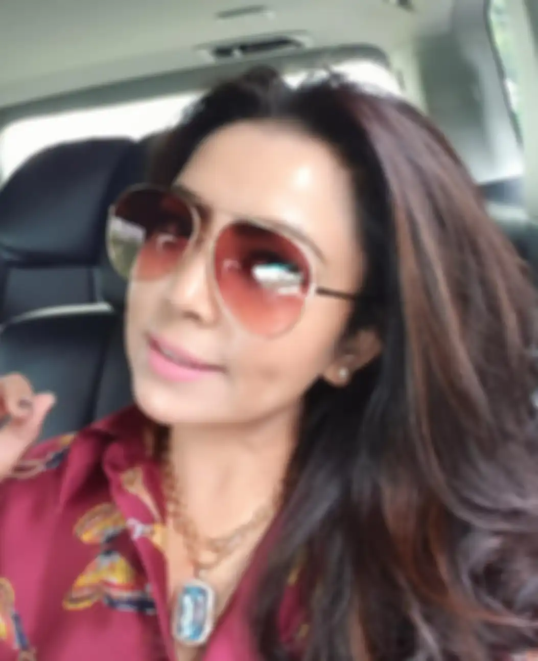 Mayangsari kenakan kalung permata