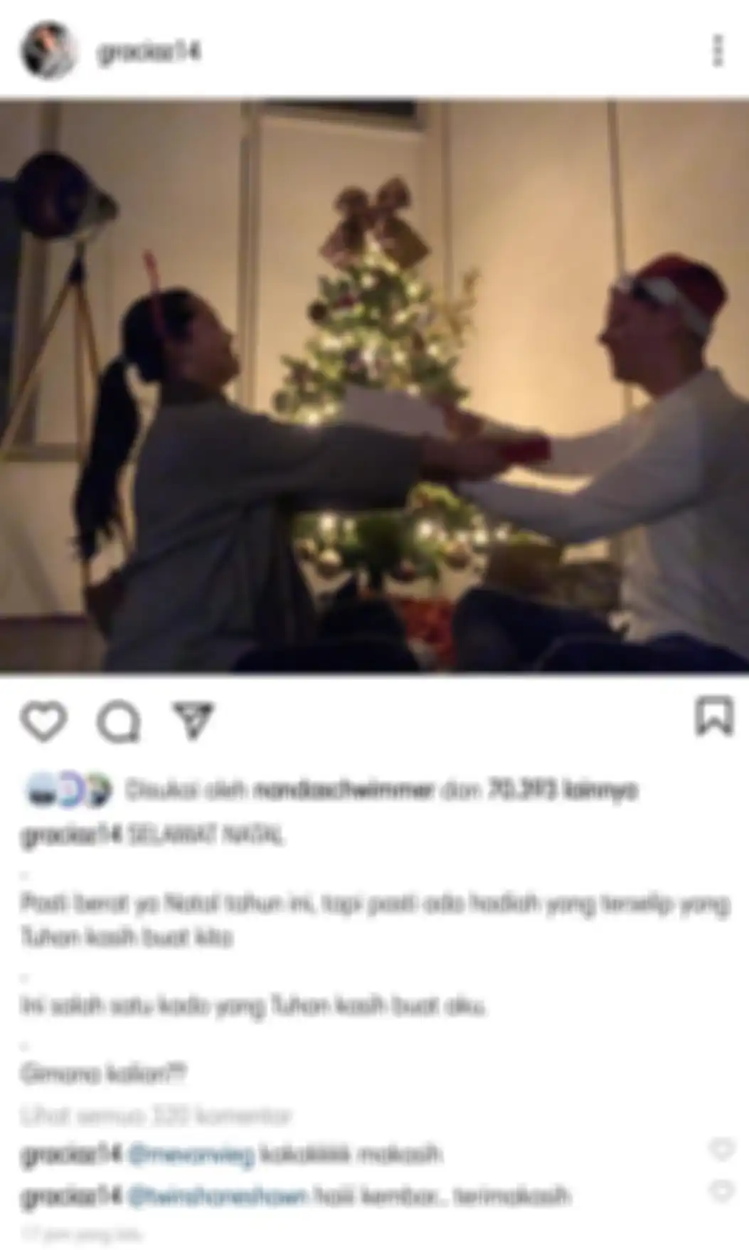 Gracia Indri membagikan momen perayaan Natal dengan seorang pria bule yang disinyalir merupakan kekasihnya.