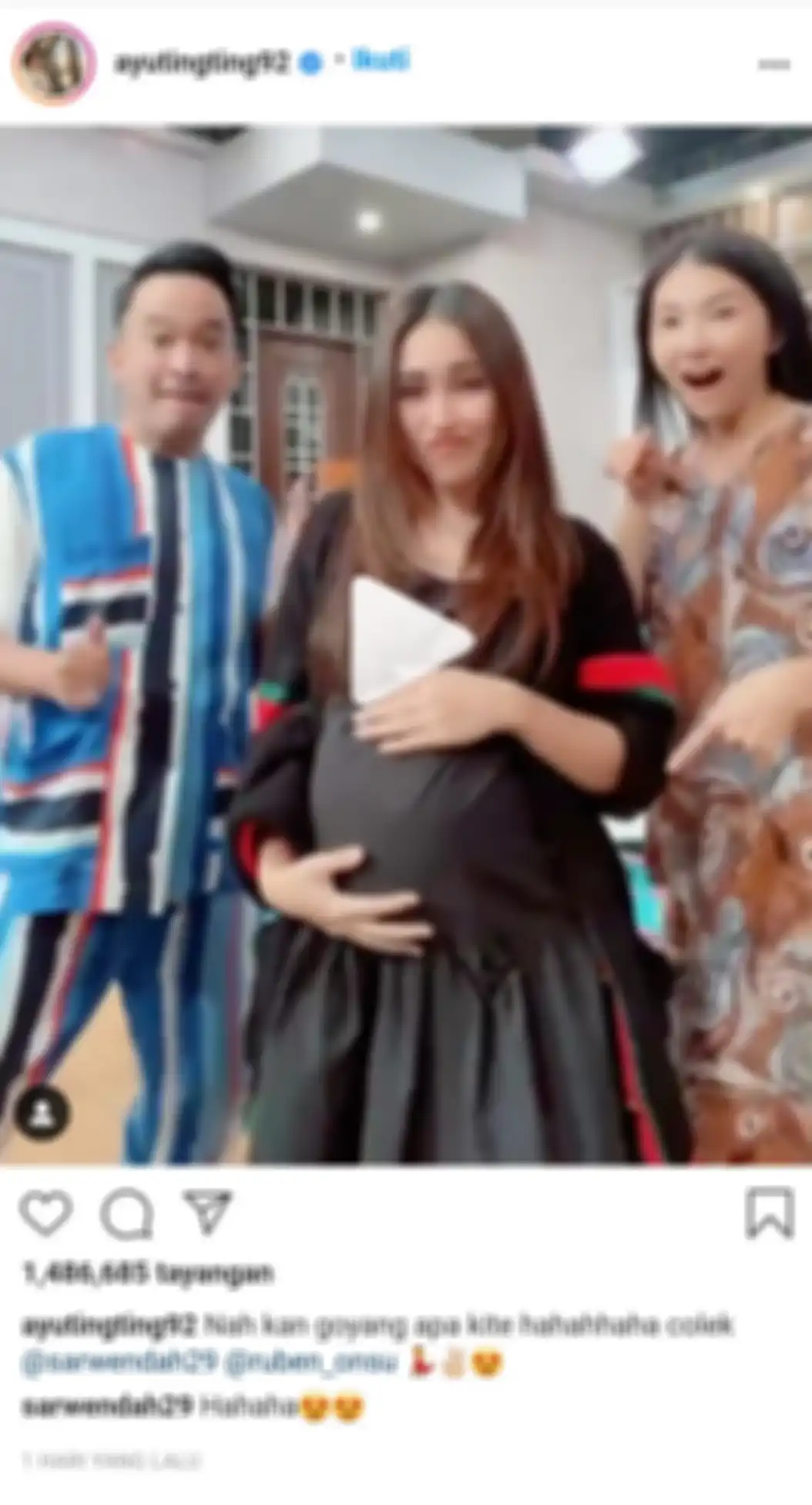 Ayu Ting Ting juga mengajak pasangan suami istri Ruben Onsu dan Sarwendah untuk tampil di videonya.
