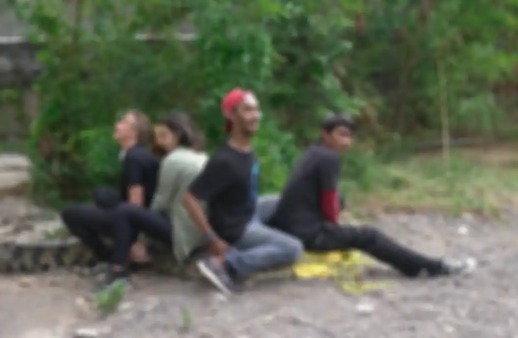Artis cantik Manohara Odelia Pinot sudah pindah agama usai cerai dari Pangeran Malaysia. Dia kini sibuk keluar masuk hutan demi satwa liar. 