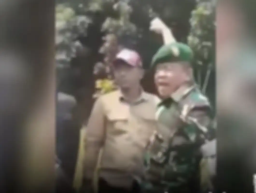 Brigjen Junior Tumilaar kembali menegaskan memarahi preman yang menurutnya merupakan orang suruhan Sentul City. Foto profilnya viral.