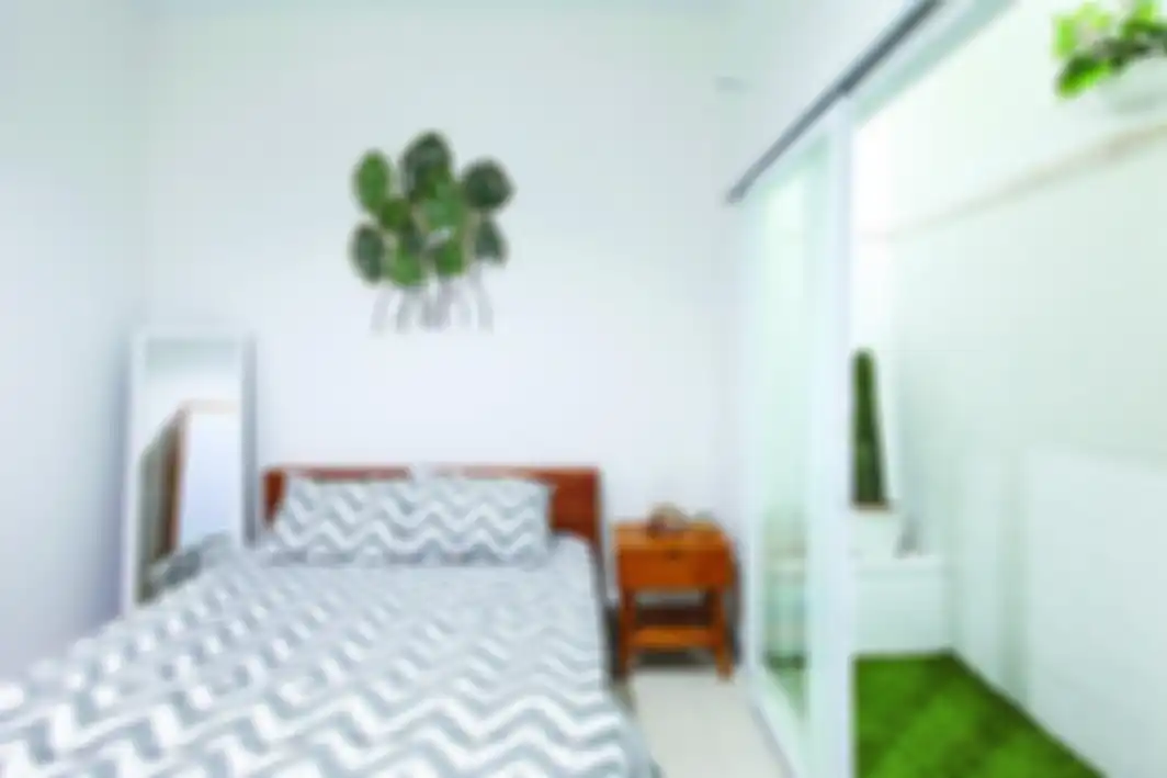 Material, bentuk, warna, motif, dan ukuran, satu kesatuan yang jadi pertimbangan saat membeli.