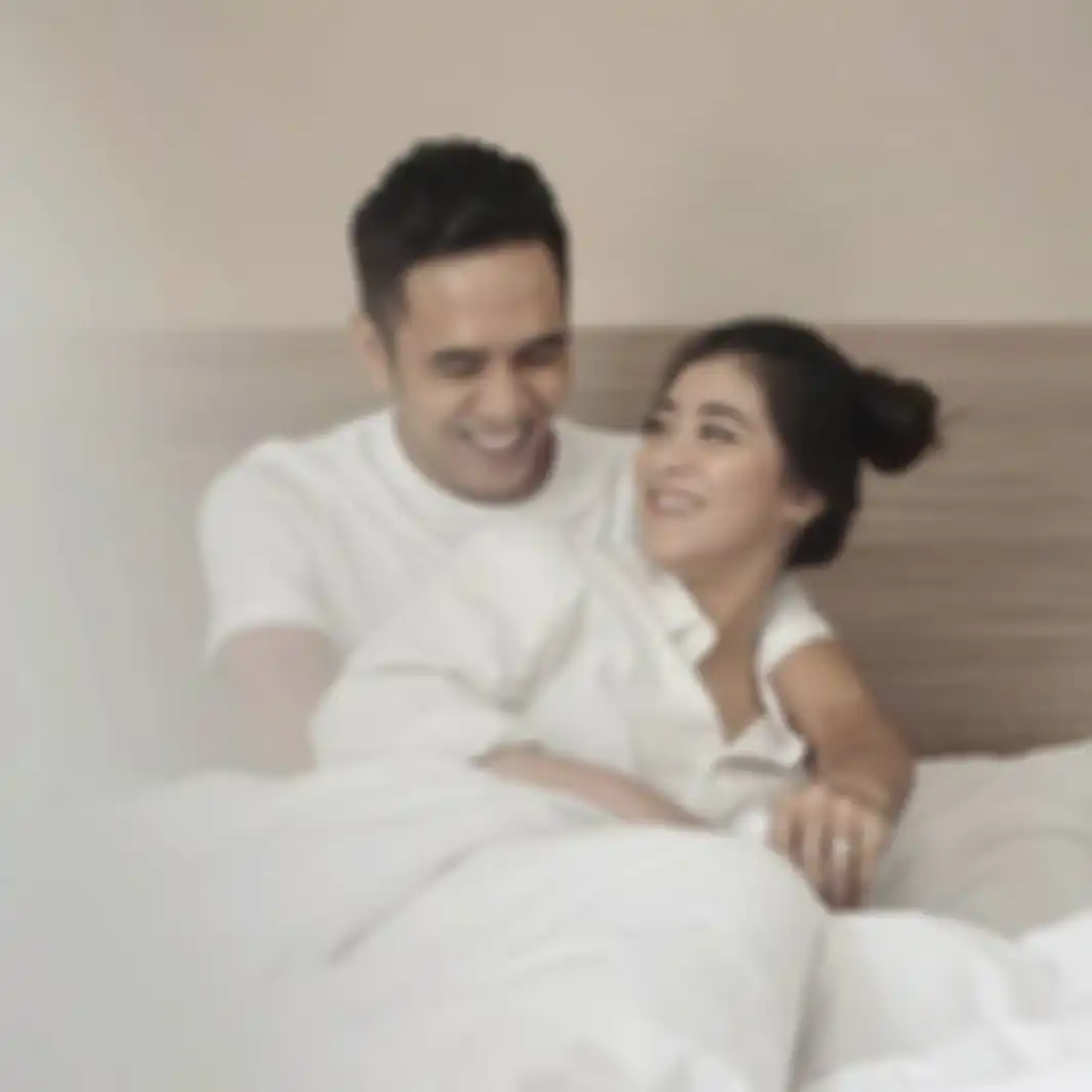 Kakak Alyssa Soebandono, Ananda, memutuskan pindah agama meski mendapat tantangan keras dari keluarganya.