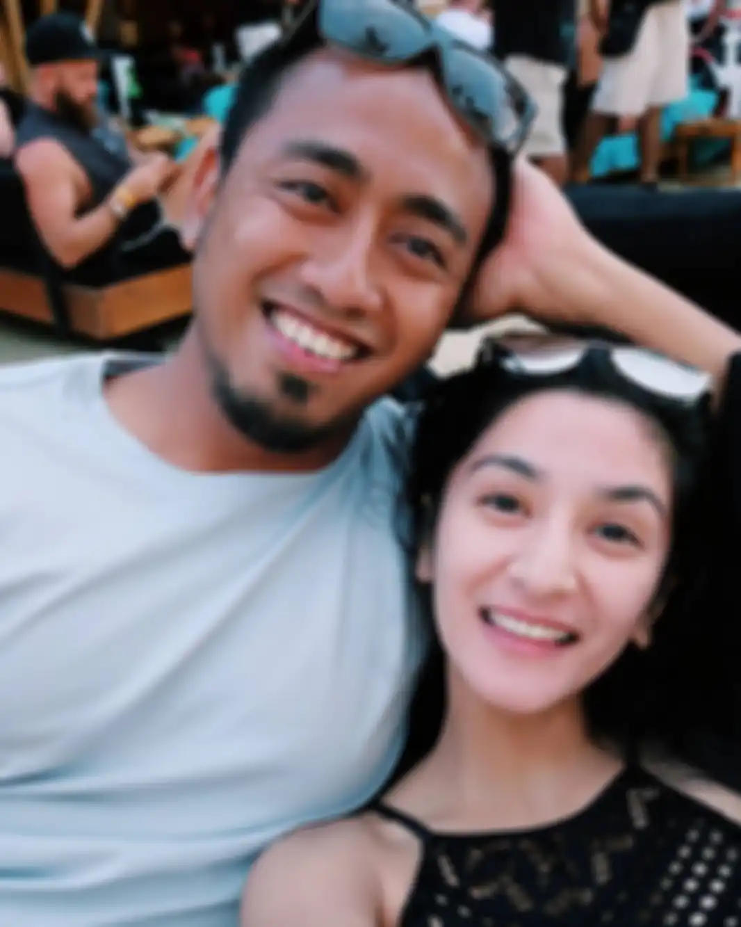 Fanny Ghassani dan suaminya, Erwan