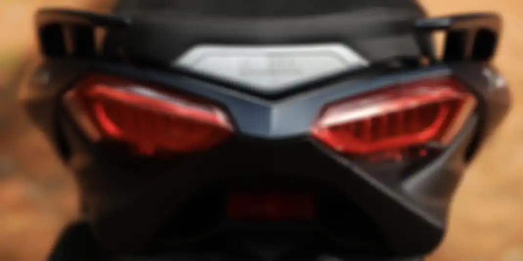 Lampu Belakang Yamaha XMAX 250 2018