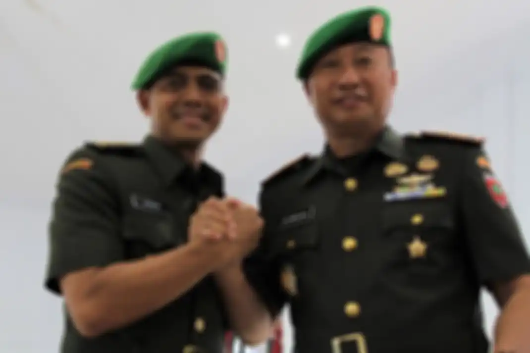 Jabatan Komandan Distrik Militer 1417 Kendari, Sulawesi Tenggara, diserah terimakan dari Kolonel Kaveleri Hendi Suhendi kepada Kolonel Infantri Alamsyah. 
