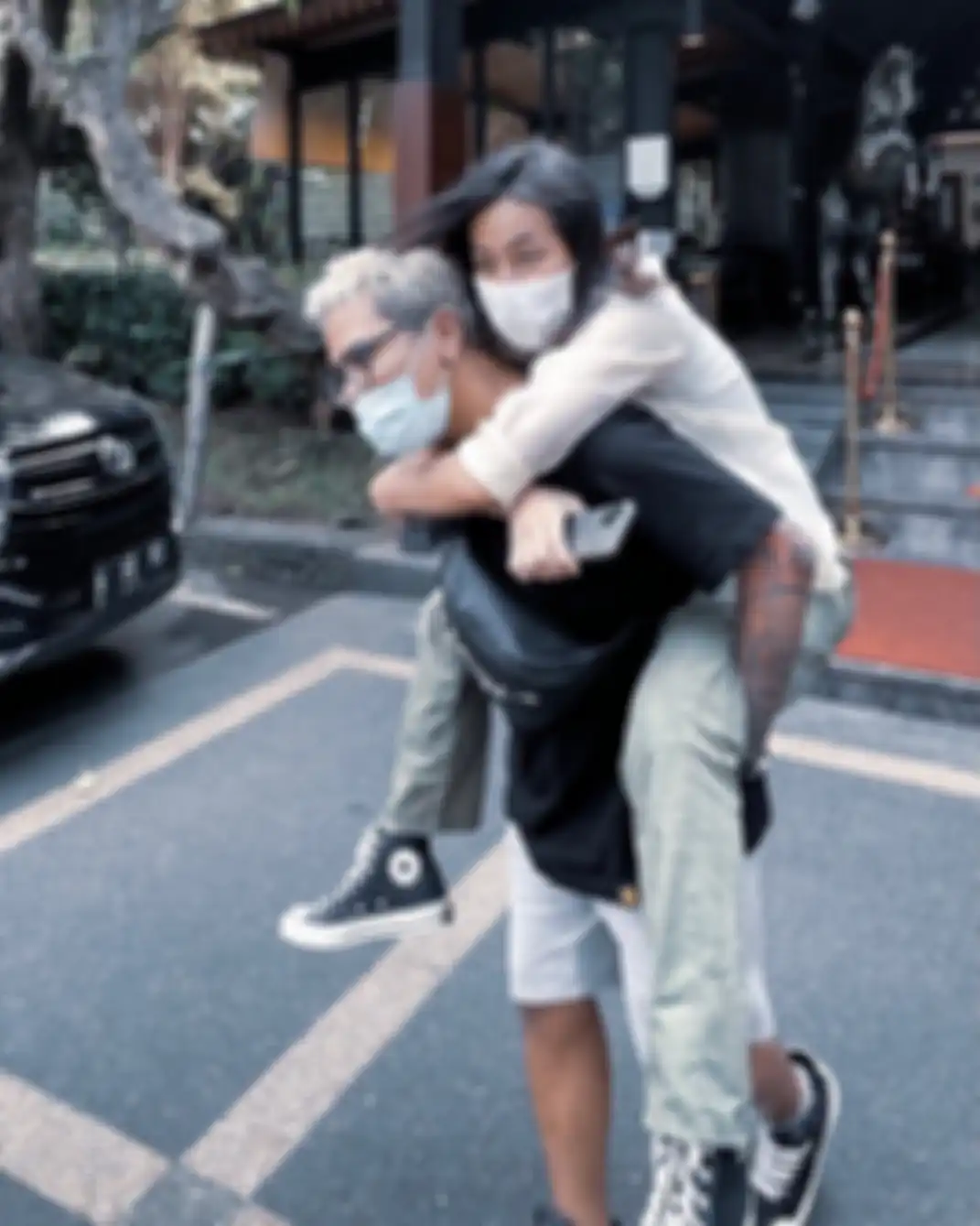 Foto mesra kekasih Coki Pardede, Firsabila yang curhat di akun Instagram pribadinya.