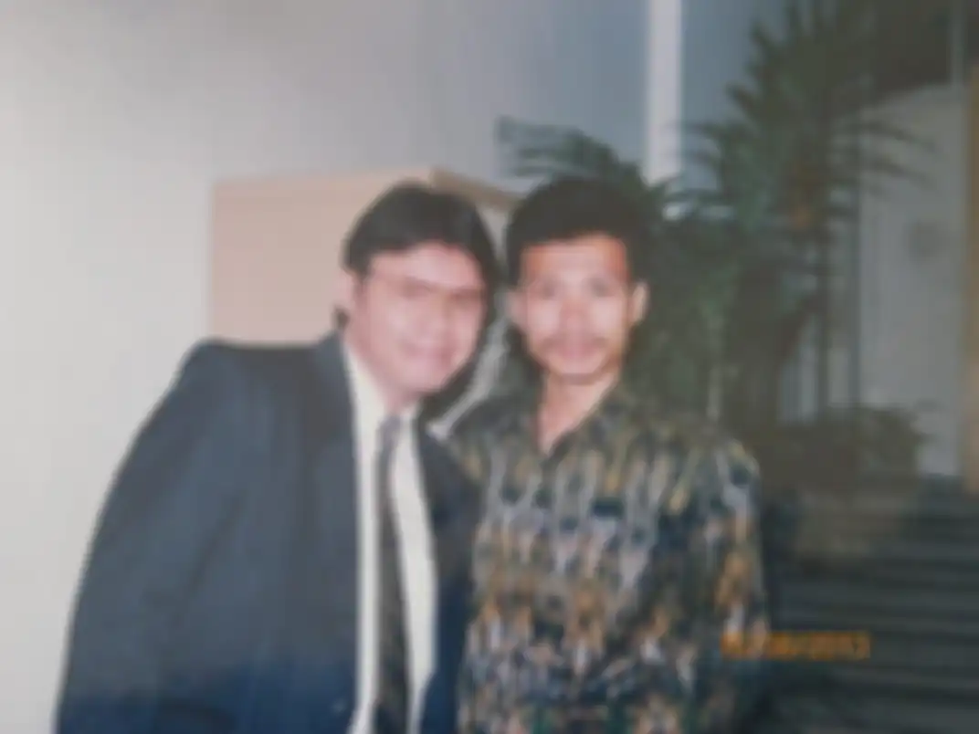 Foto jenazah Jimmy Gideon yang dibaringkan di atas alas tidur sederhana disebarkan netizen di media sosial. Eko Patrio kehilangan sahabatnya.