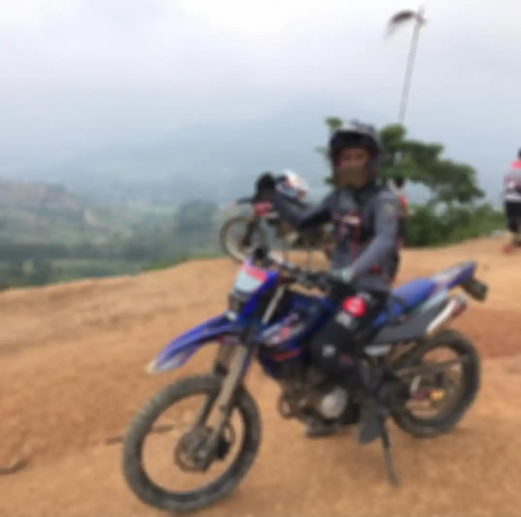 Rey Ratukore hobi trabasan naik Yamaha WR 155 R