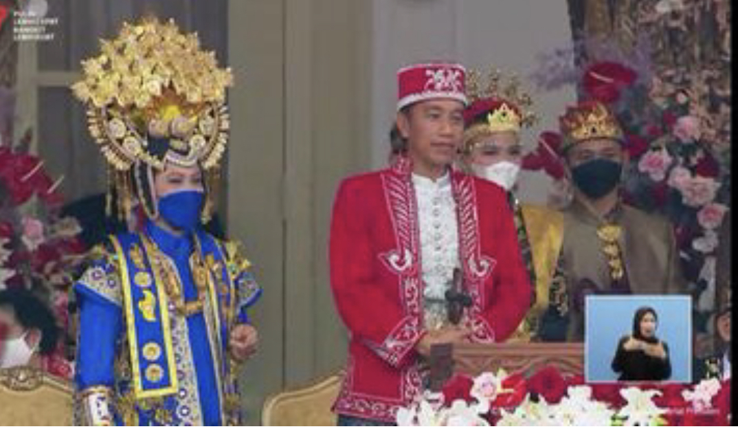 Ini biodata dan profil penyanyi cilik Farel Prayoga mantan anak jalanan yang bikin Iriana Jokowi ikut joget. Foto aksinya di Istana Merdeka viral.