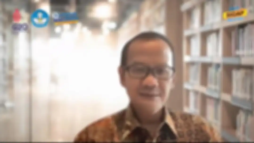 Plt Dirjen Kemendikbud Ristek Prof Ir Nizam dalam konferensi pers bersama AWS