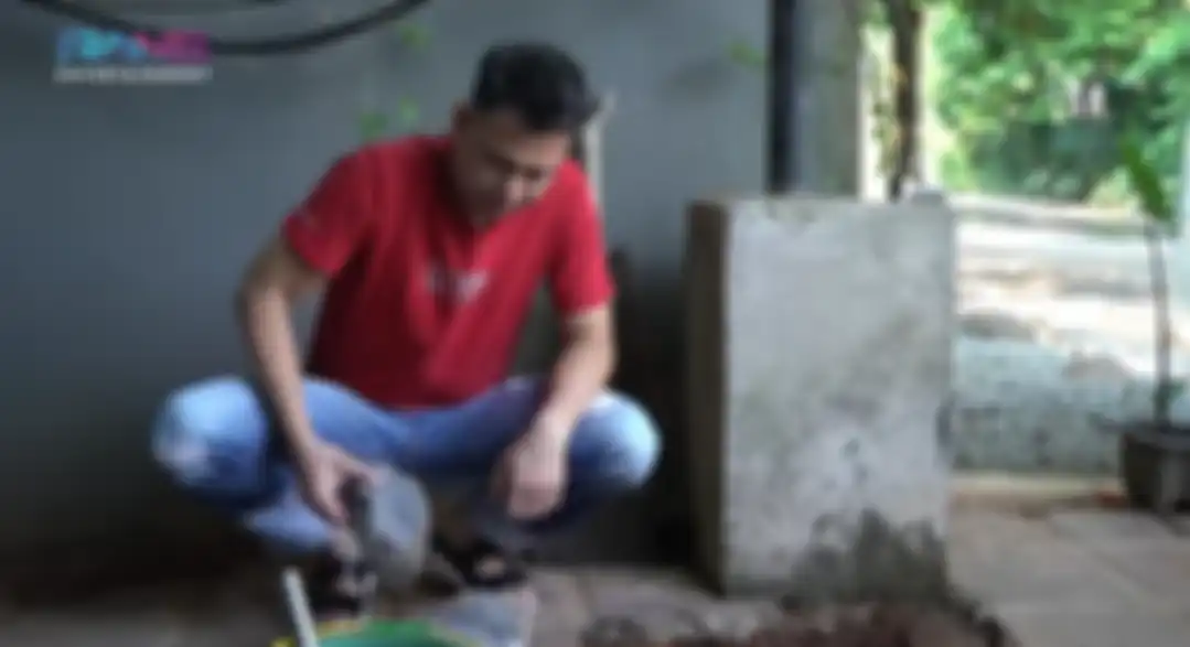 Raffi Ahmad Letakan Batu Pertama Untuk Bangun Rumah dari Ujung ke Ujung Komplek. 