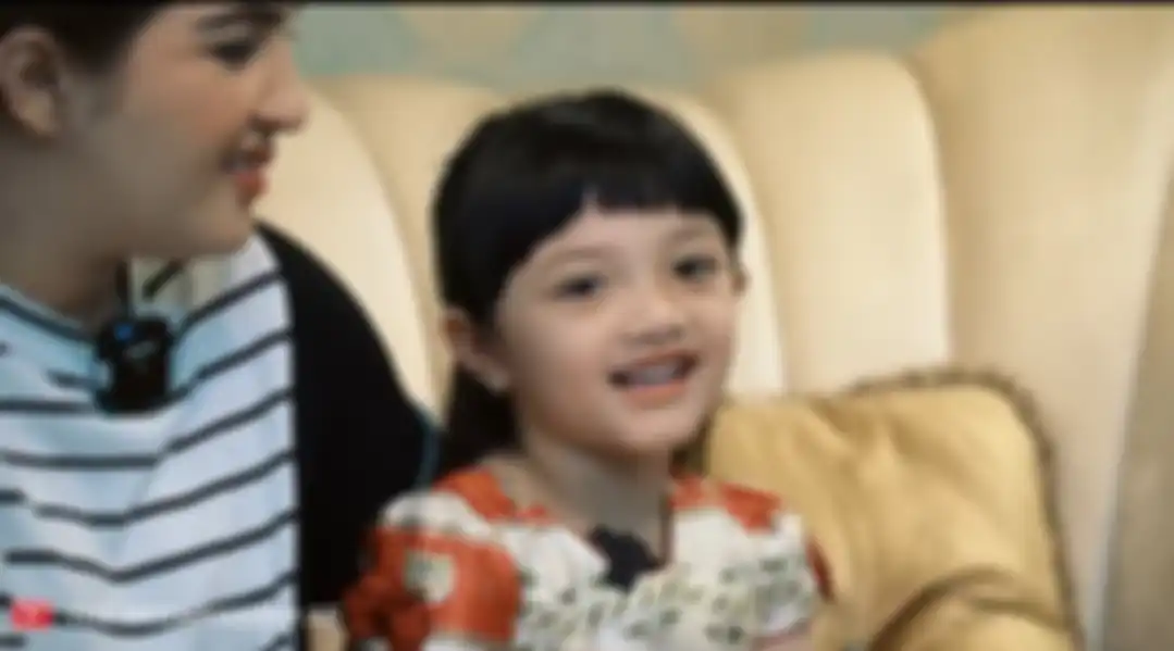 Arsy saat meminta permen pada Ashanty.