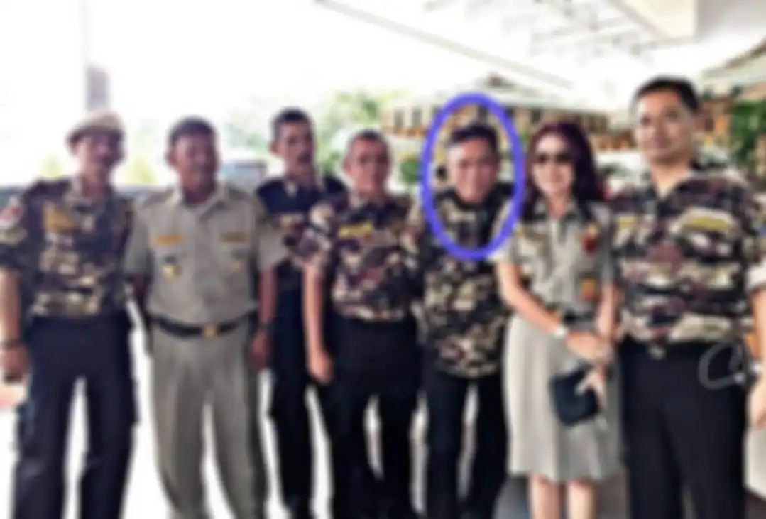 Nama mertua Dian Sastro kembali menjadi sorotan di media sosial. Dulu, Adiguna Sutowo gampang pesan nasi padang dari dalam penjara. 