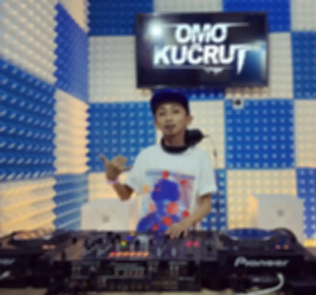 DJ Omo Kucrut