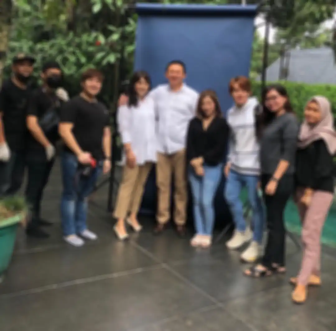 Puput Nastiti Devi dan Ahok bersama tim FD Photography