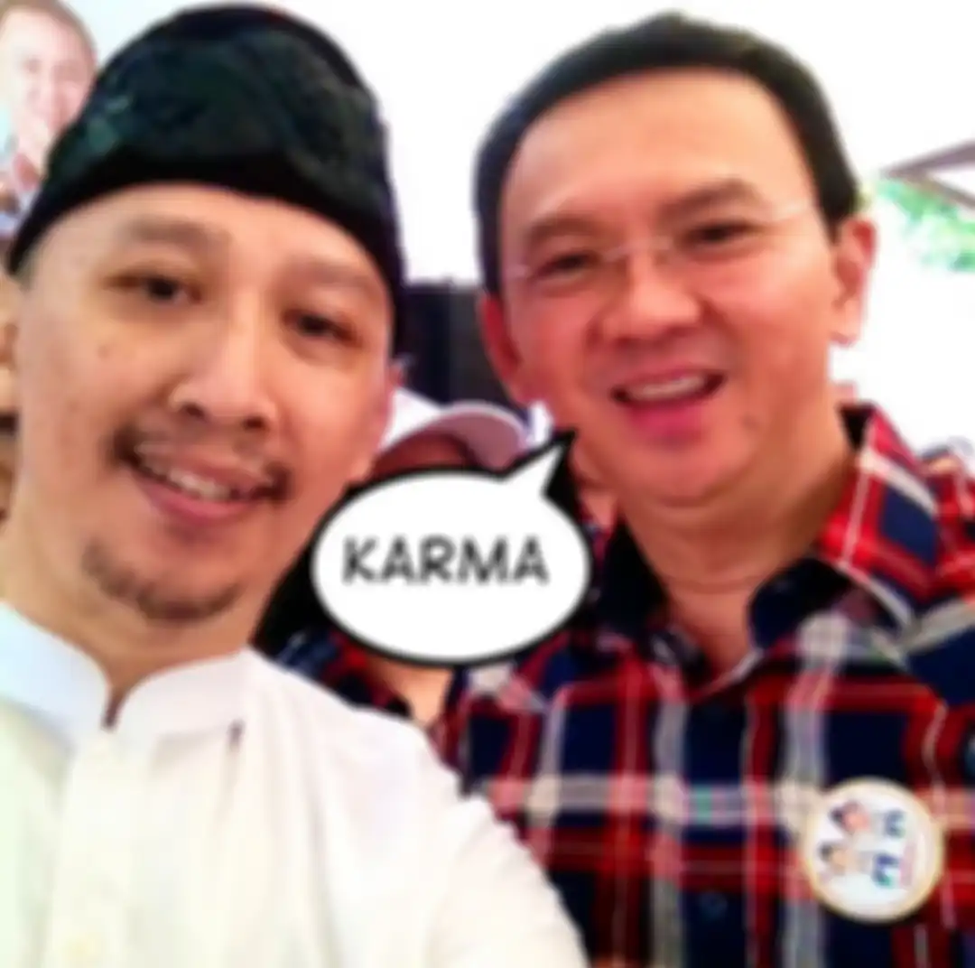 Pamer foto bareng Ahok, Abu Janda turut menyampaikan duka cita untuk Ustaz Tengku Zulkarnain yang meninggal dunia karena Covid-19.