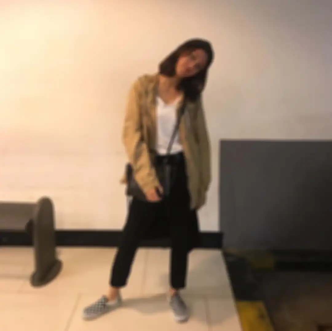 Padu padan celana hitam ala Nabila Sudiro