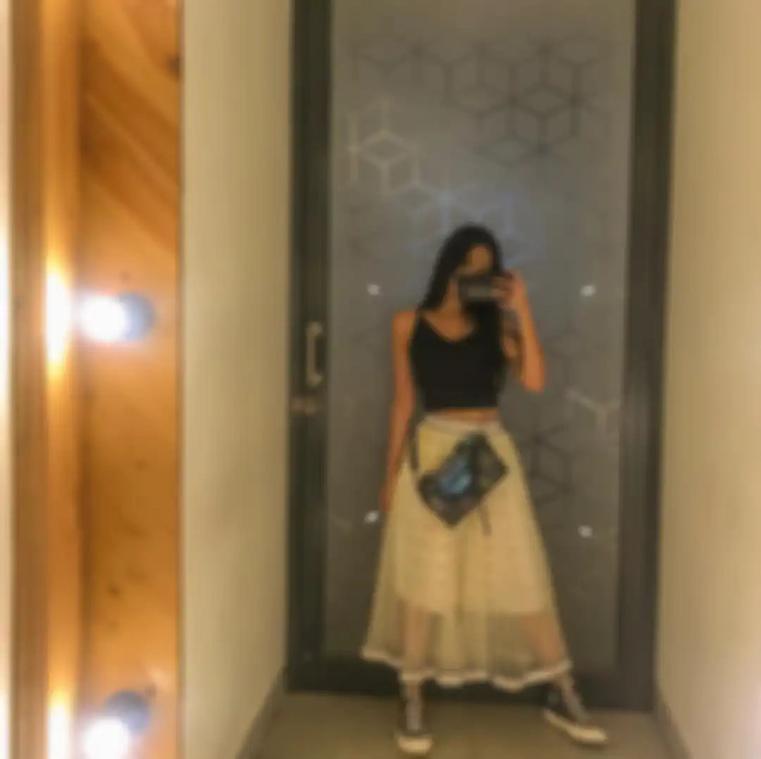 Fashion rok Gabriella Larasati, pemeran Milla di sinetron Cinta Karena Cinta