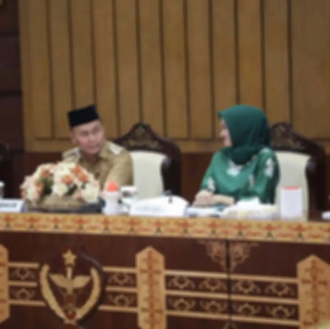 Potret romantis Sugianto Sabran dan istri sama-sama kerja untuk rakyat 