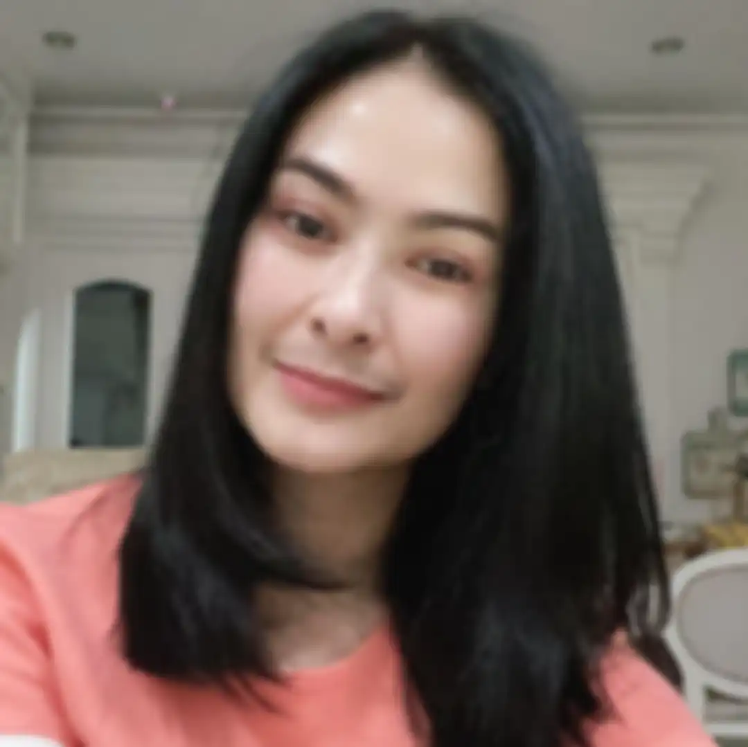 Iis Dahlia mengunggah foto dirinya dengan rambut baru. Sontak, Soimah ikut berkomentar. 