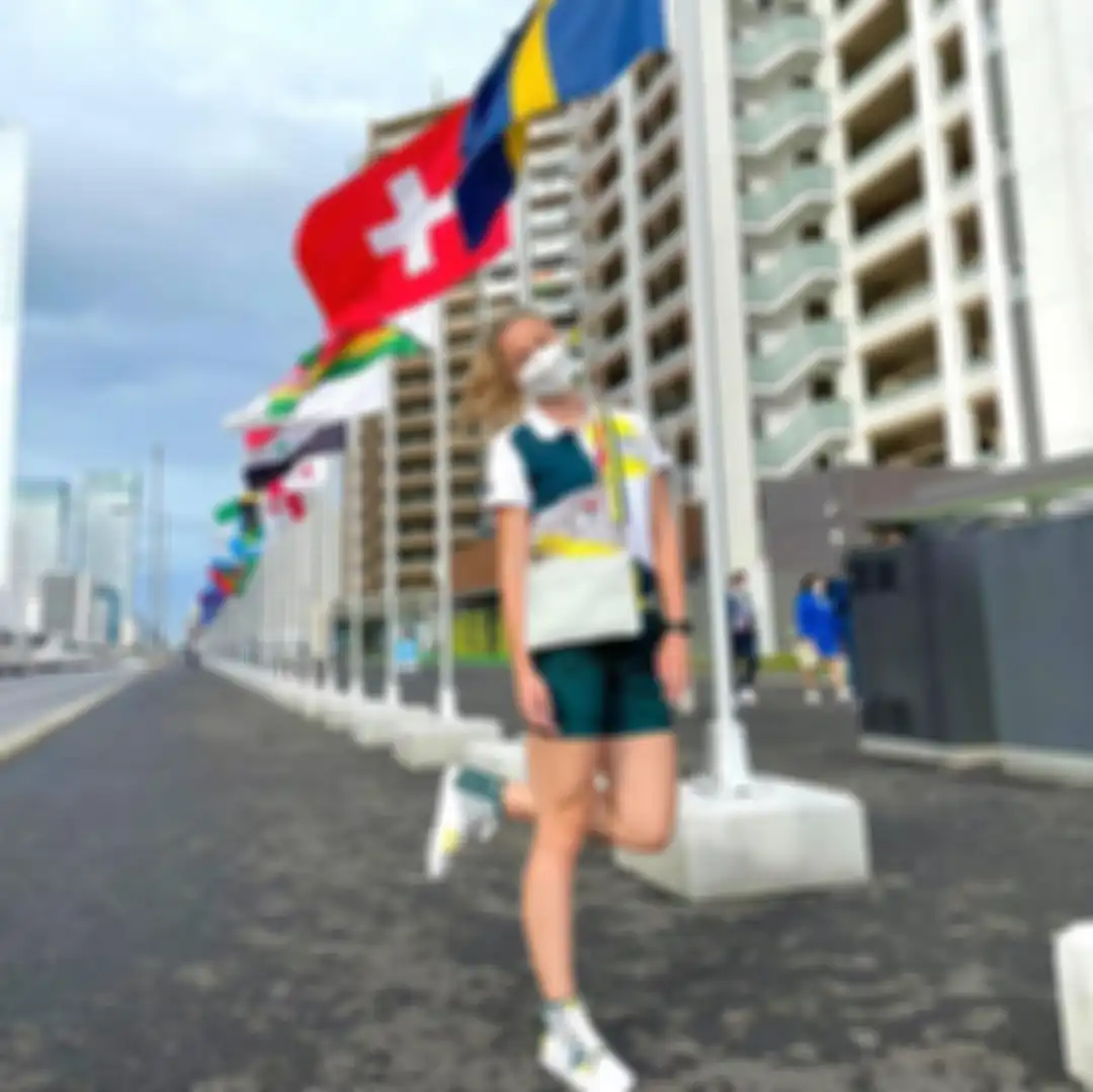 Foto Riley Day, pelari Australia ini viral. Kisahnya pergi ke Olimpiade Tokyo 2020 bikin netizen meleleh. 
