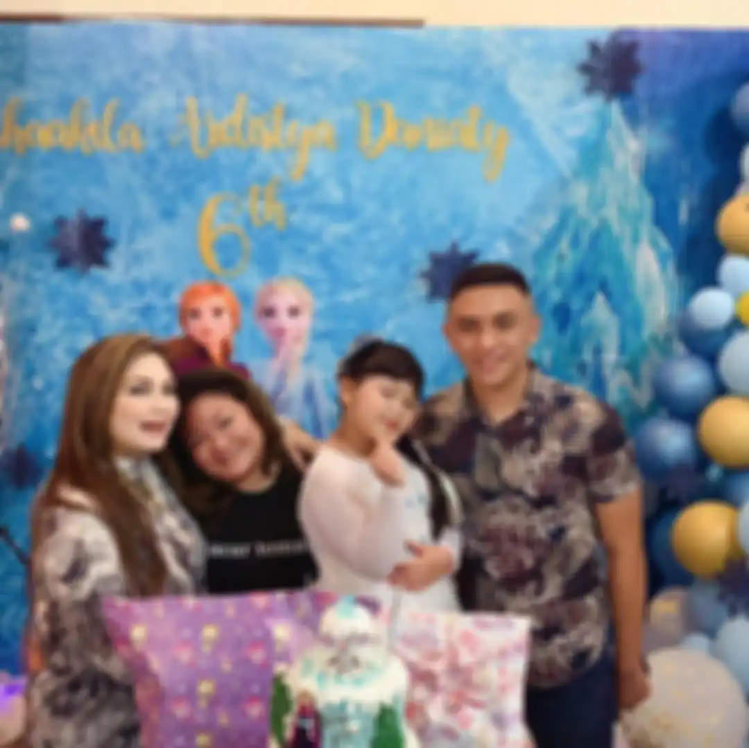 Foto pernikahan mewah Olivia Nathania bikin tercegang. Rupanya, putri Nia Daniaty ini sudah berkali-kali dipolisikan. Ini deretan kasusnya.