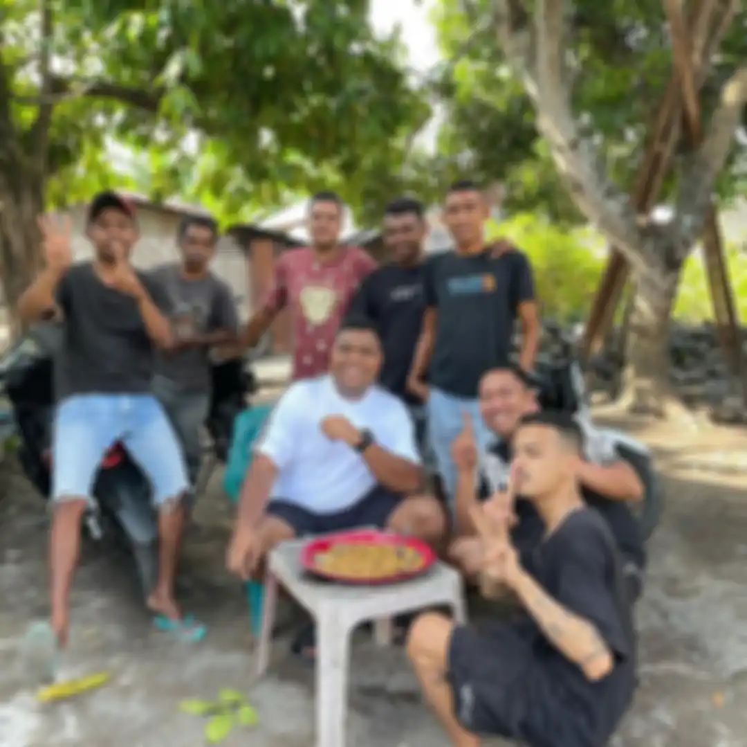 Andmesh dan teman-temannya di NTT