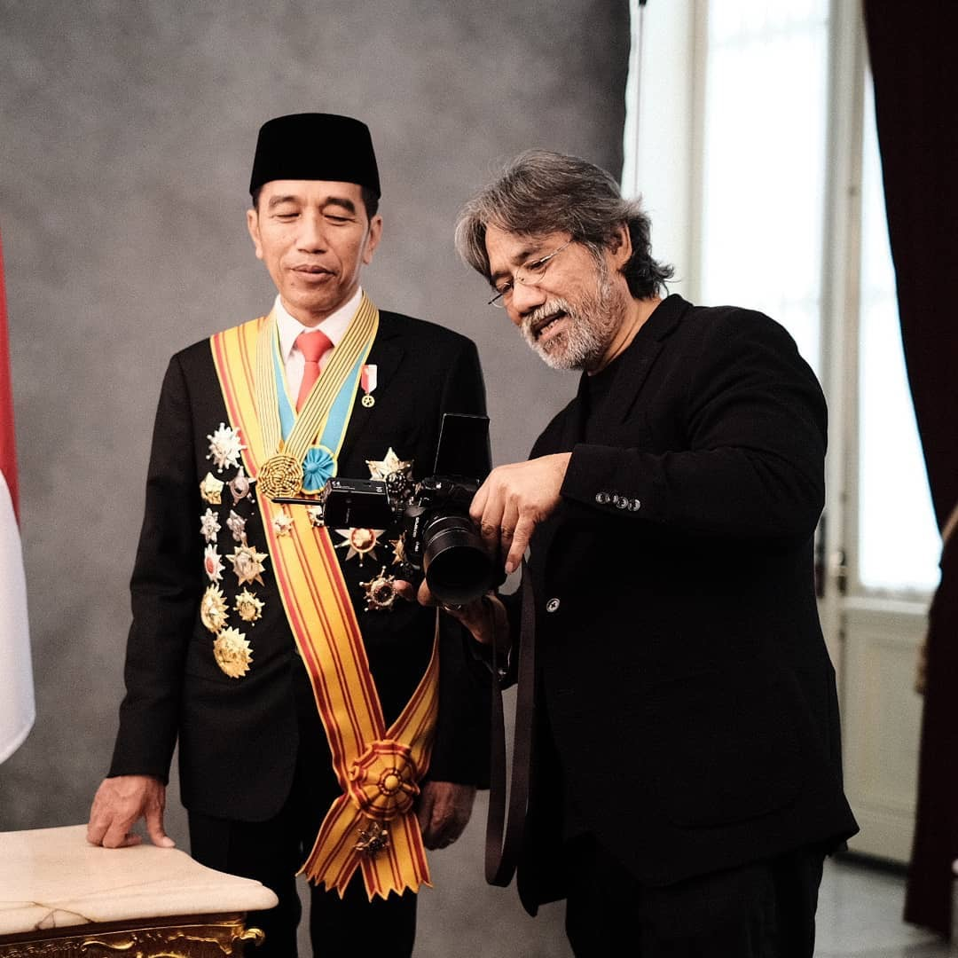 Fotografer kawakan Darwis Triadi bercerita soal pengalamannya memotret Jokowi dan KH Ma'ruf Amin.