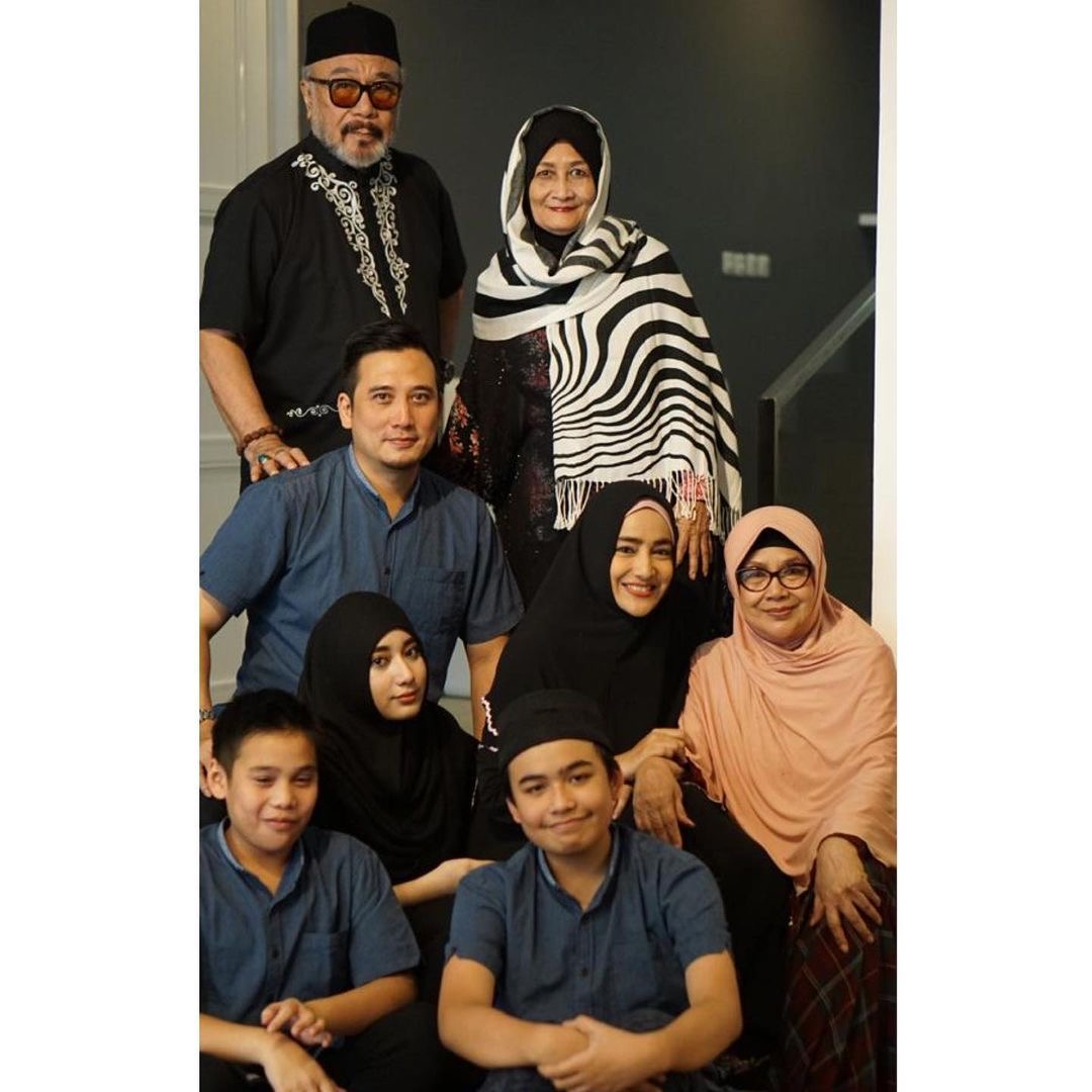 Kenangan Cindy Fatikasari kepada ayah mertuanya, yang berani pasang badan saat dia disebut hamil duluan.