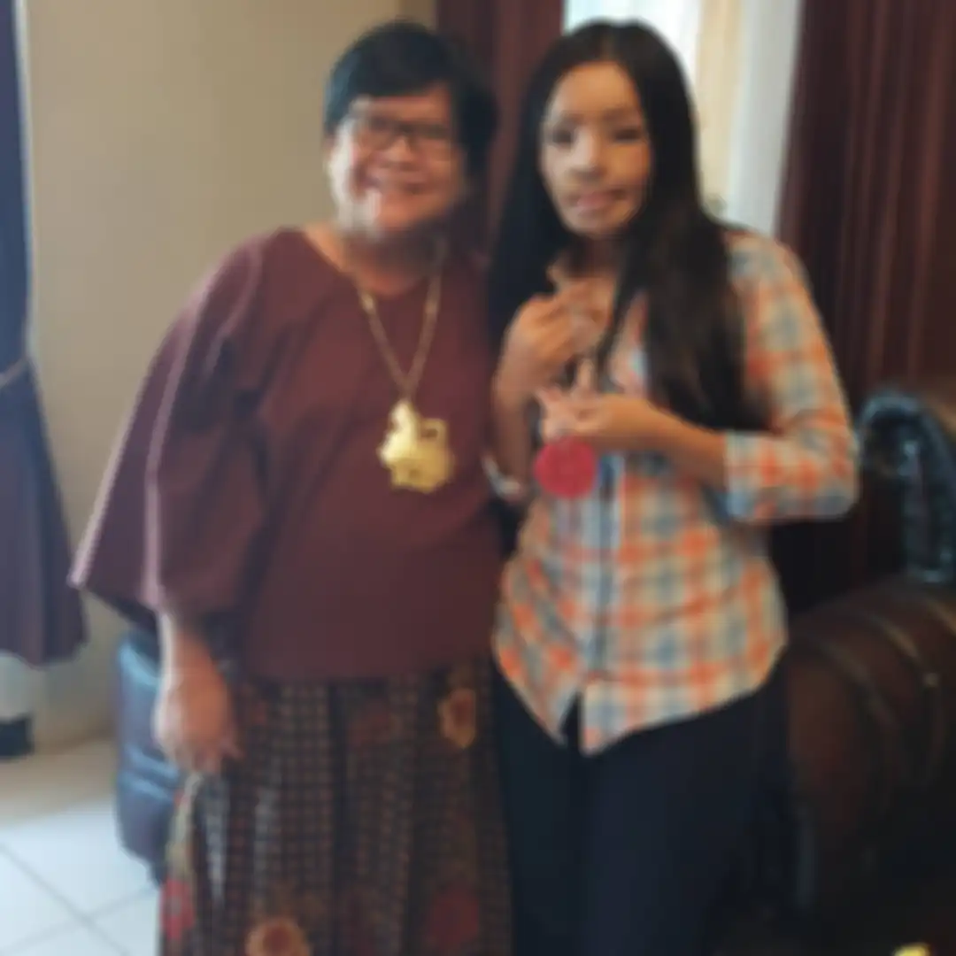 Pelanggan Lisa dari ebrbagai lapisan termasuk tokoh dan pejabat